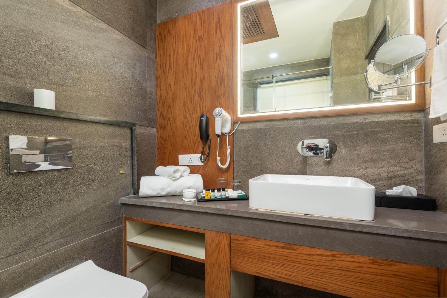 Quality Inn By Lawrence Hotels Dharamsala Zewnętrze zdjęcie